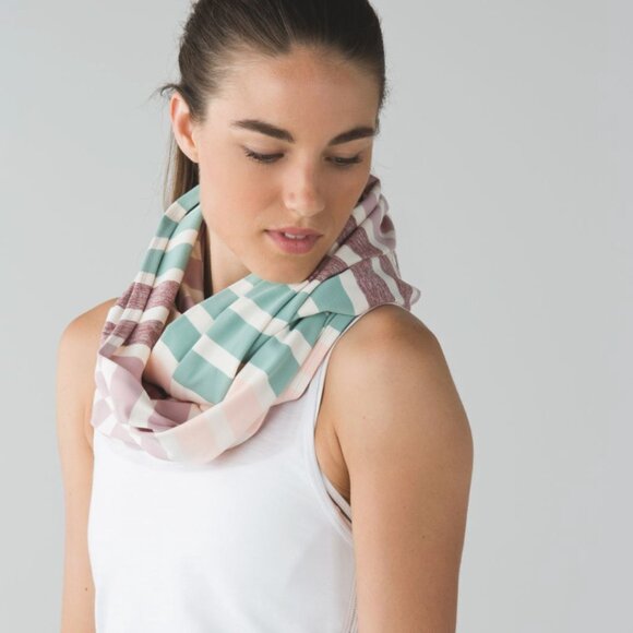 Lululemon Vinyasa Scarf Multicolor Stripes - Picture 2 of 4